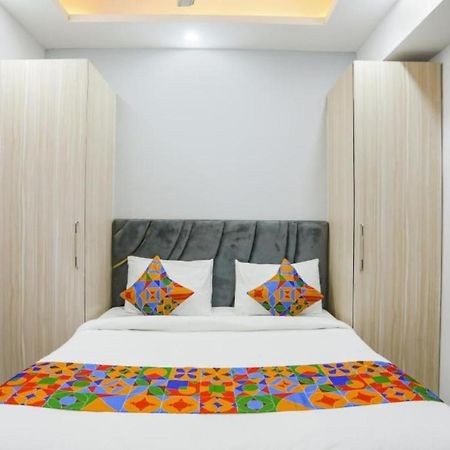 Hotel The Rasa At Vasundhara Ghaziabad Esterno foto