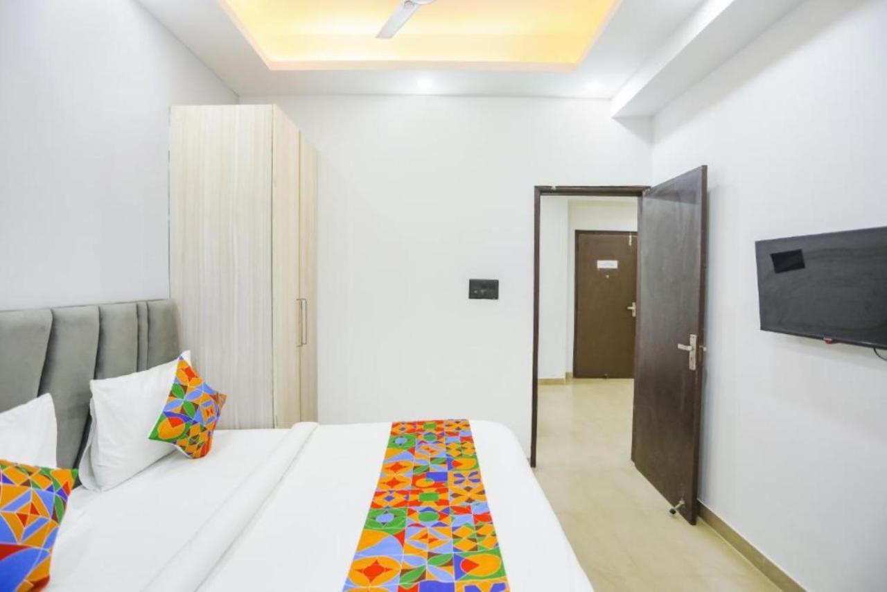 Hotel The Rasa At Vasundhara Ghaziabad Esterno foto