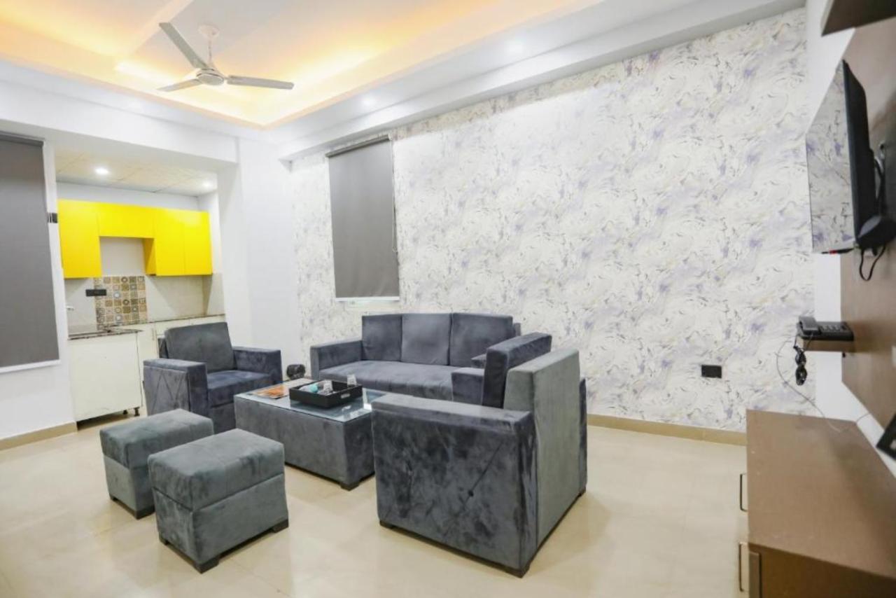 Hotel The Rasa At Vasundhara Ghaziabad Esterno foto