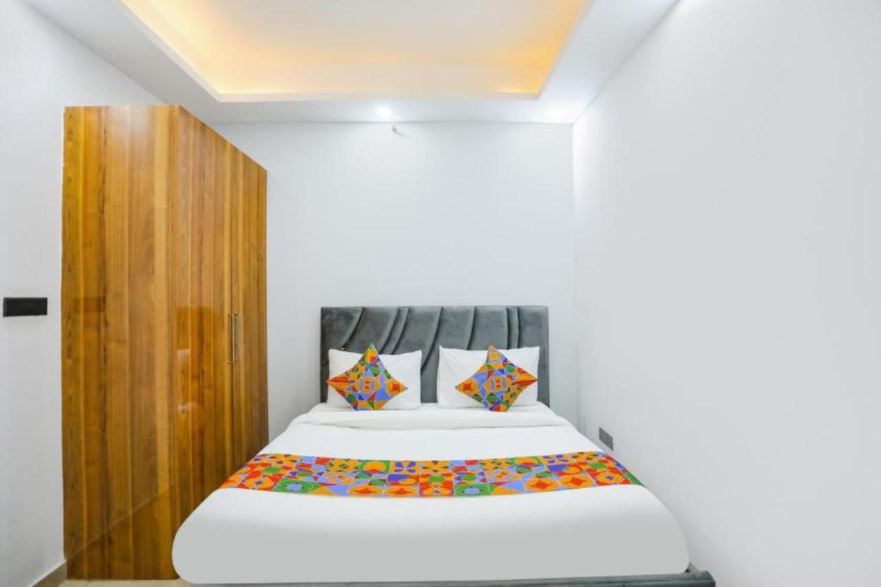 Hotel The Rasa At Vasundhara Ghaziabad Esterno foto